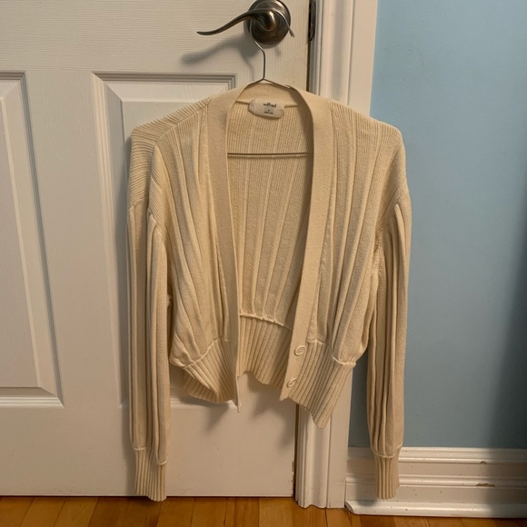 cream aritzia wilfred front plunge cardigan - Picture 2 of 3
